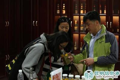 百威啤酒昆明工廠舉行首屆屆媒體開放日 體驗246道工序的啤酒